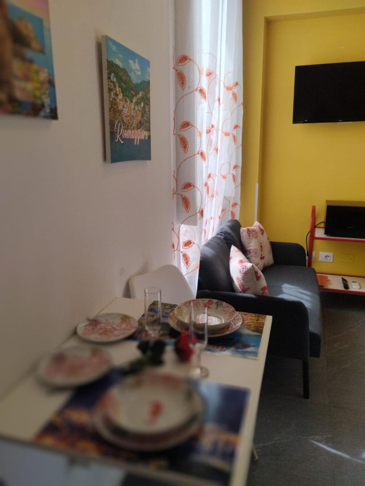 Casa Vacanze Buddy La Tua Base Per Visitare Il Mare Delle Cinque Terre Apartman La Spezia Kültér fotó